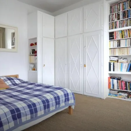 Grand Studio Au Coeur Du Marais Appartamento Parigi